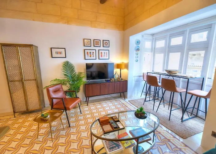Traditional & Chic 2 Bedrooms In Valletta Imcd1-1